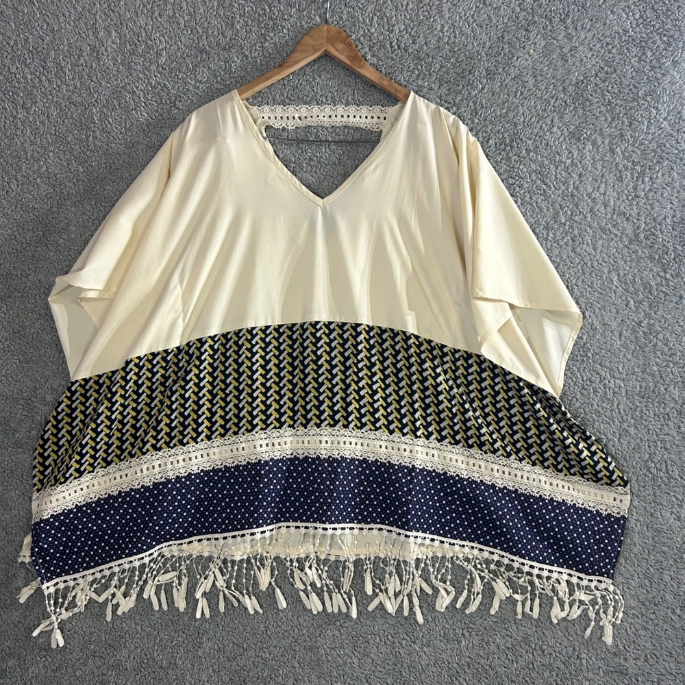 Ryu NWT Cream Crochet Lace Poncho Blouse S M Coastal Boho Tassel Fringe
